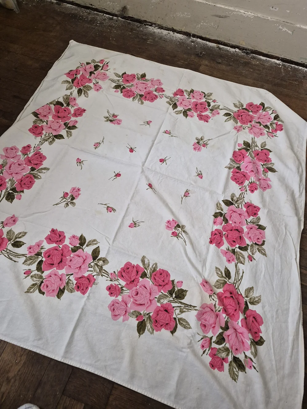 1950's Pink Roses Print Cotton Tablecloth